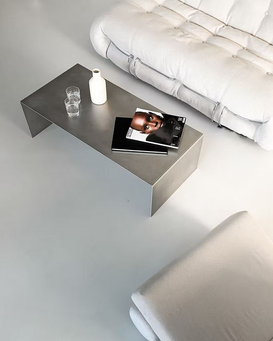 Table basse en chêne et aluminium