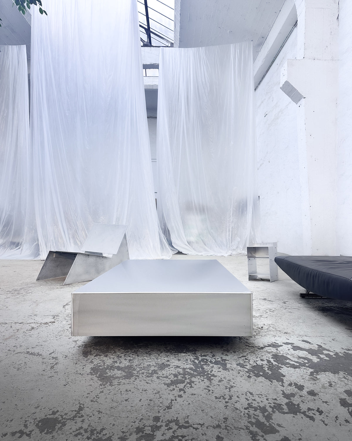 Floating Stainless Steel Coffeetable