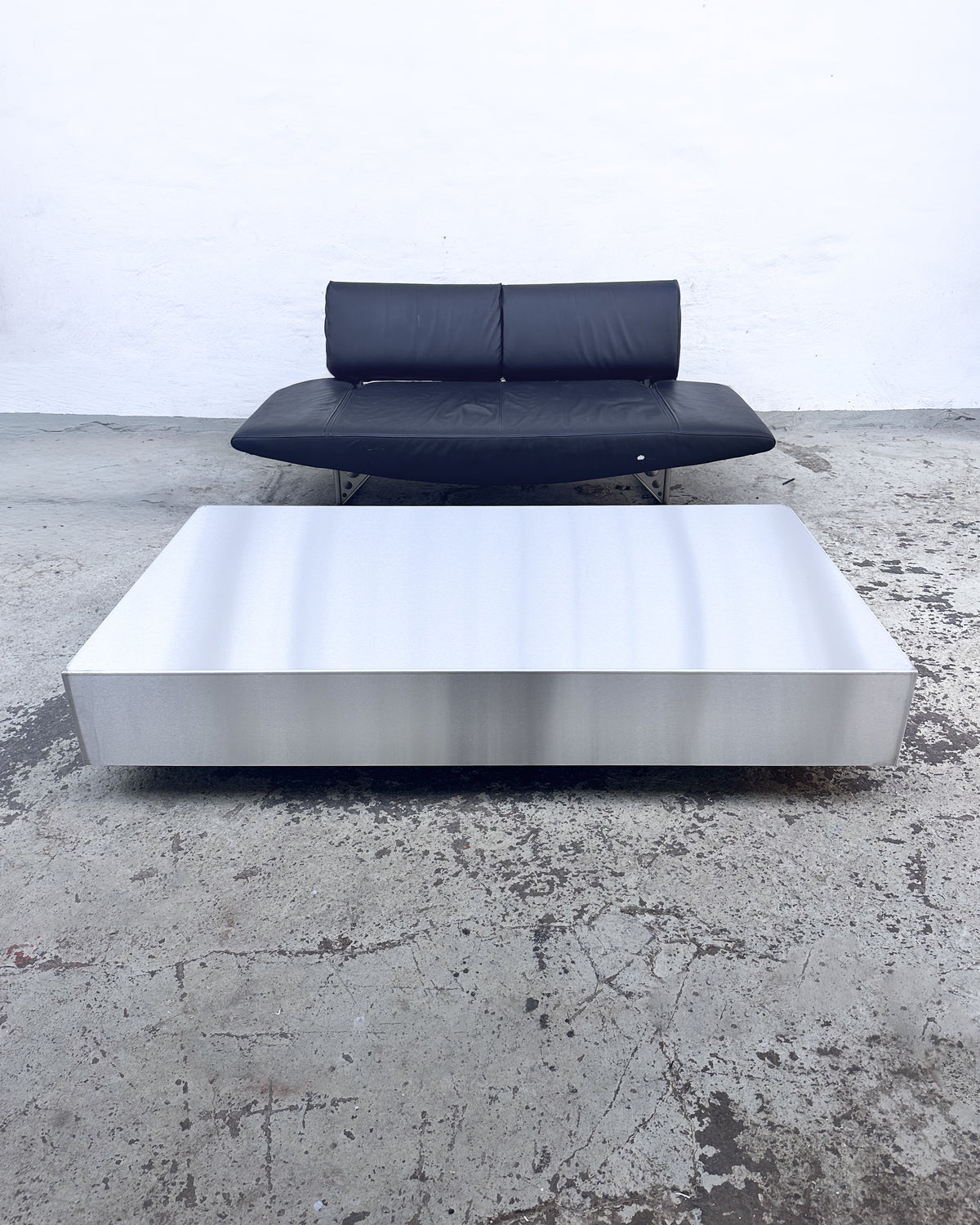 Floating Stainless Steel Coffeetable