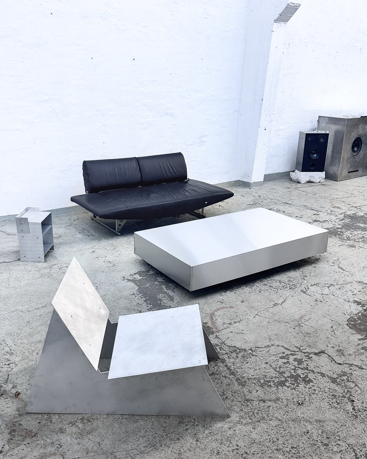 Floating Stainless Steel Coffeetable