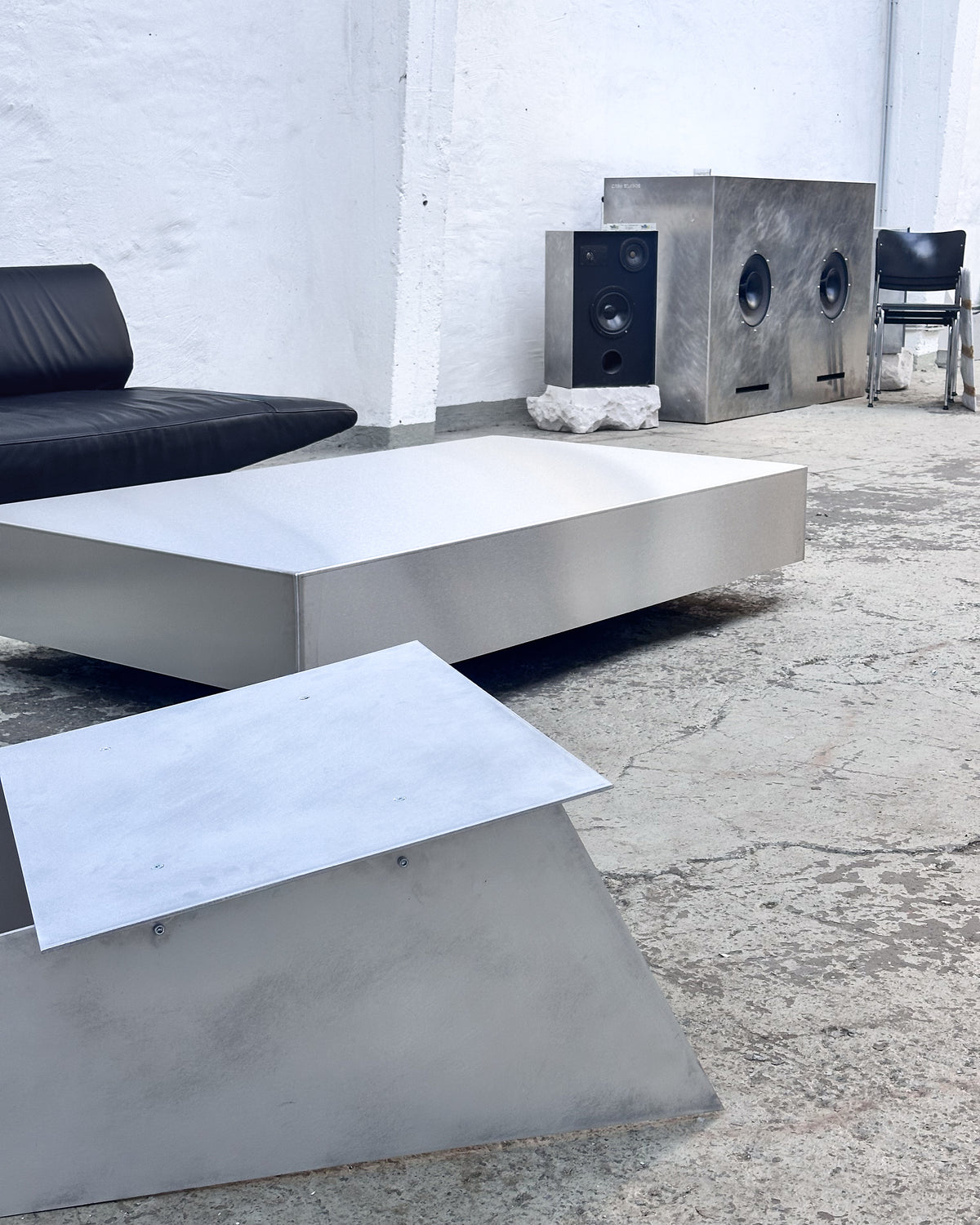Floating Stainless Steel Coffeetable