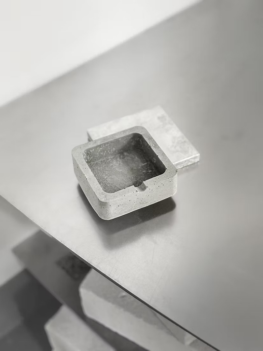 [NO SMOKE] Floating Ashtray