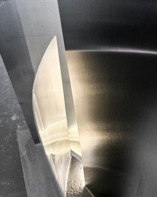 [ESSENZ] Sculptural Stainless Steel Lamp