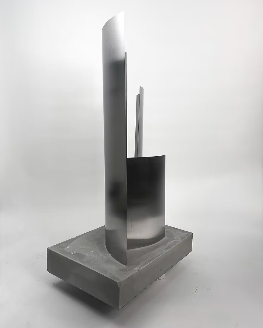 [ESSENZ] Sculptural Stainless Steel Lamp