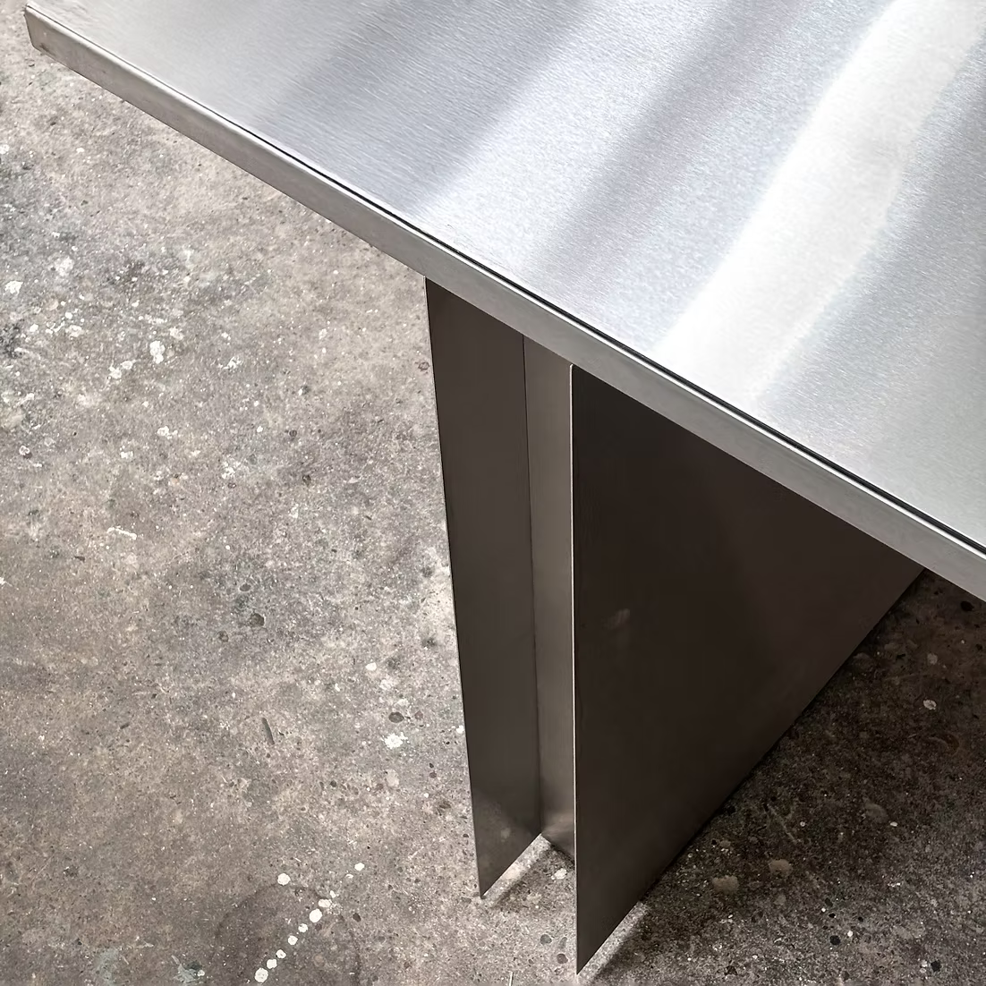 [STRATUM] Stainless Steel Table