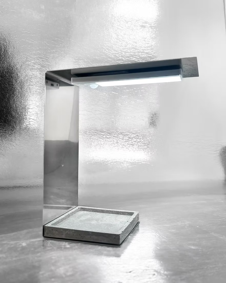 [LINEE] Mirror Polished Steel Lamp