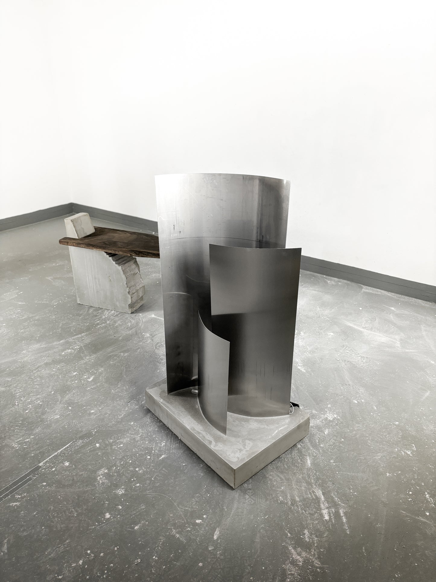 [ESSENZ] Brutalist Stainless Steel Lamp